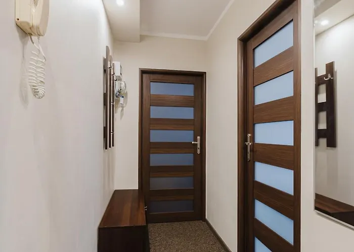 Osiedle Piastowskie Comfort By Bookinghost アパート ポズナン