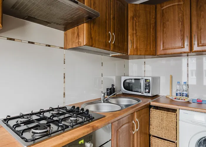 Osiedle Piastowskie Comfort By Bookinghost アパート ポズナン